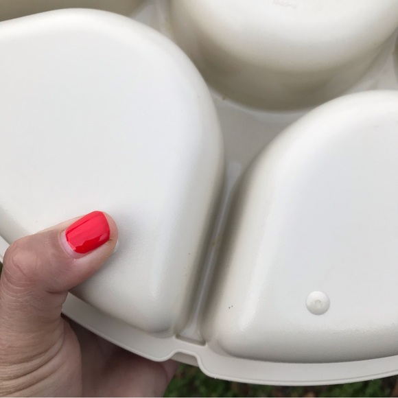 Vintage Tupperware Veg/Fruit/Chips and Dip Set w/Cover --  2 Piece Set - Picture 7 of 15